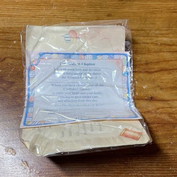 Cherished Teddies Kiss the Hurt and Make it well 127965 1994 Priscilla Hillman - Picture 3 of 8